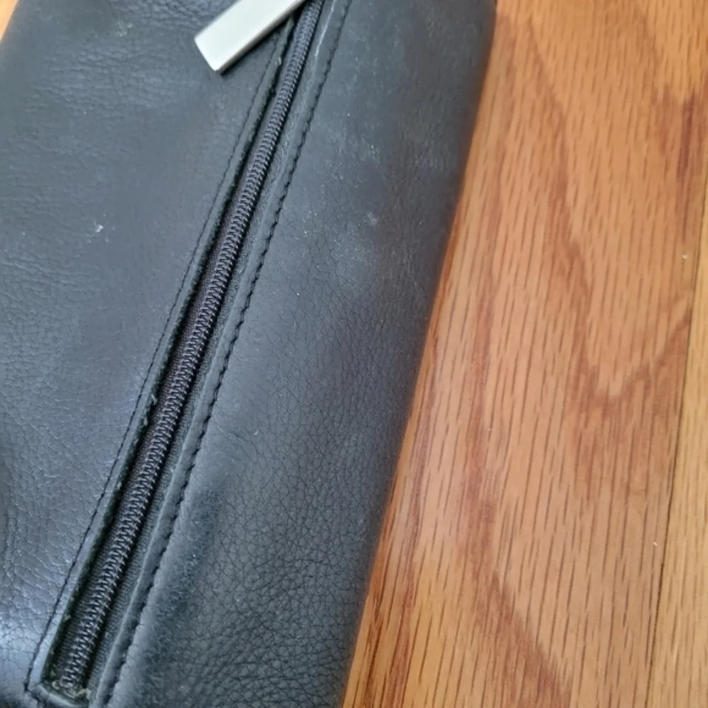 Wilson's Black Leather Women's Wallet with Coin Purse Pocket‎ Lots of Card Slots